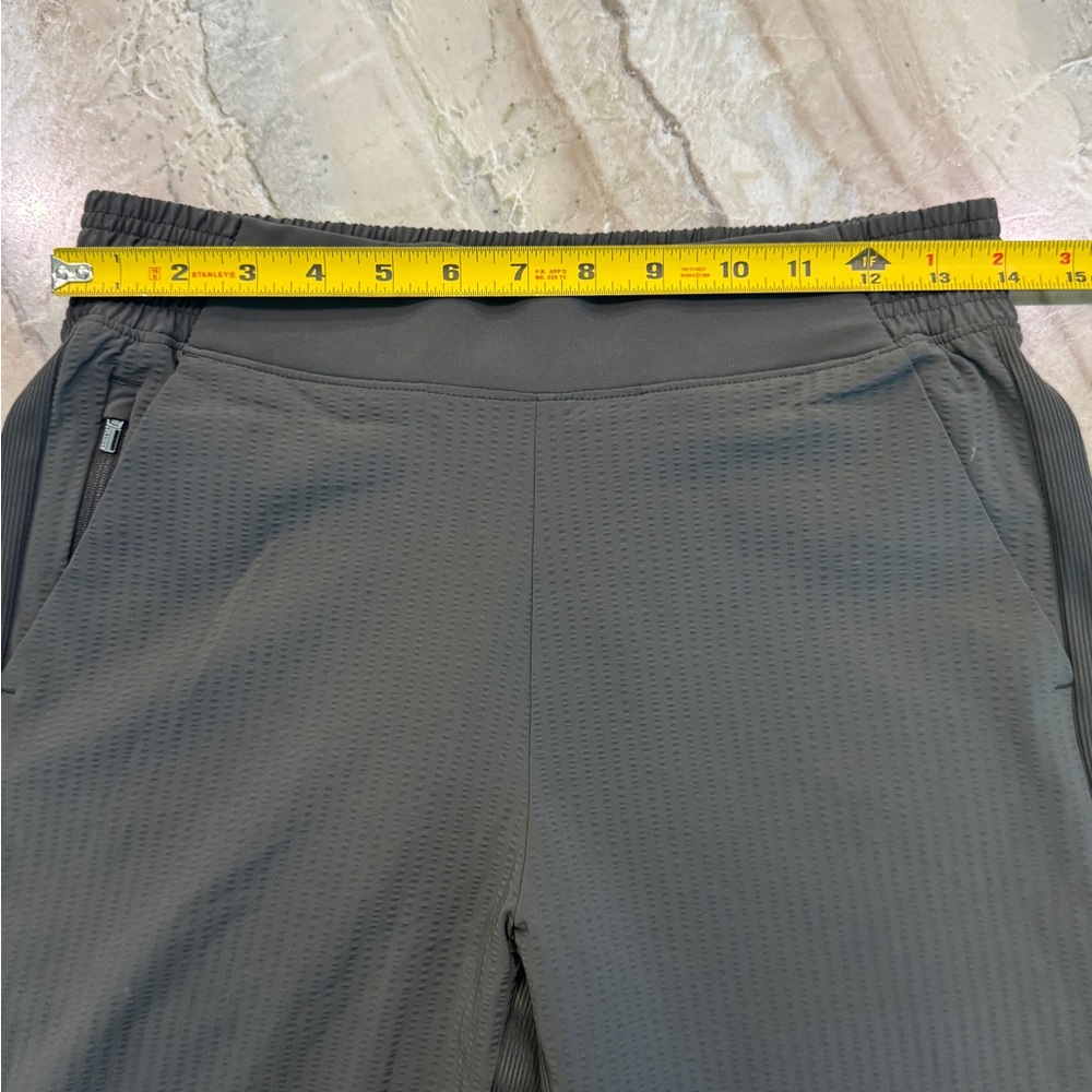 Athleta Textured Brooklyn Jogger in Olive Green Gray - Picture 7 of 8